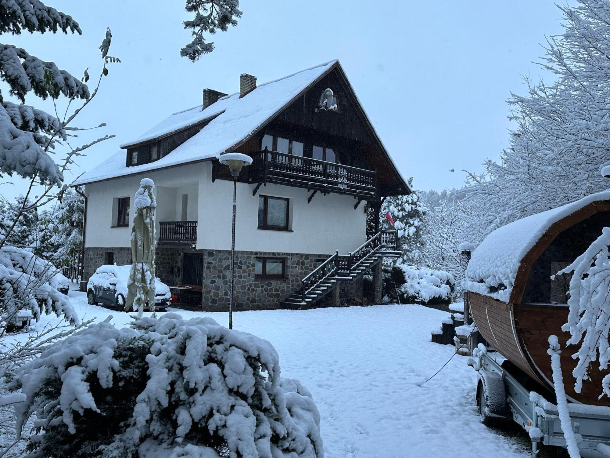 Lesniczowka Wiezyca I Domki Szymbark  Exterior photo